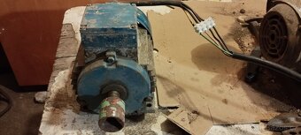 Motor 0,75 kW z čerladla - 2
