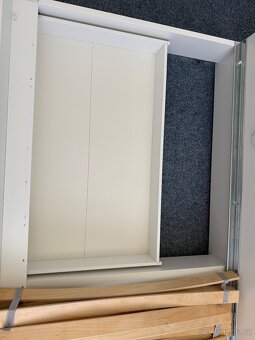 Rám postele SLAKT včetně roštů a matrací - 2
