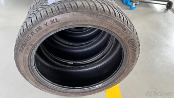 Prodám pneumatiky Continental 225/45 R18 Y XL – vzorek 6mm - 2