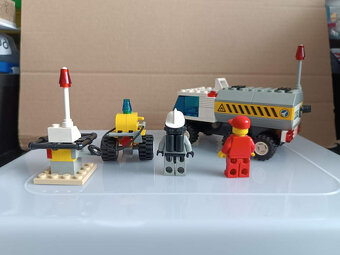 LEGO Town 6459 Fuel Truck - 2