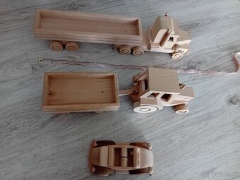 Dřevěné hračky - kamion a traktor - 2
