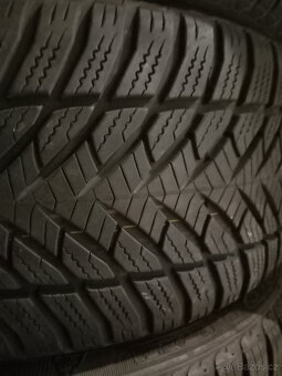225/45R17 ZIMNÍ PNEUMATIKY GOODYEAR RUNFLAT - 2