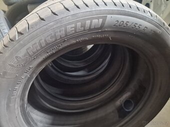 Prodám pneu 205/55/17 - 2