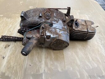 Motor na Jawa 50 20 21 - 2