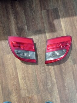 Mercedes w211 combi zadní světla. - 2