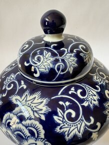 PORCELÁNOVÁ VÁZA S VÍKEM - KOBALTOVÁ MODŘ - 2