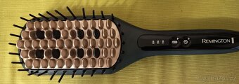 Žehlicí kartáč na vlasy Remington - 2