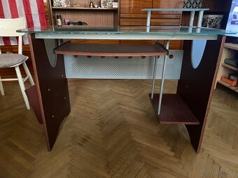 Stůl k pc - 2