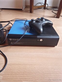 Xbox 360 hry+ovladač - 2