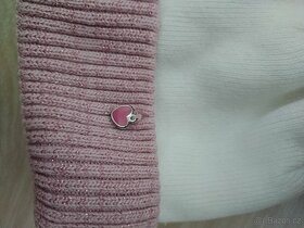 Zimní dívčí čepice s bambulemi - 2