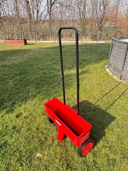 Posypový vozík-HECHT 220 - 2