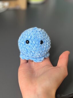 Ručně háčkovaná chobotnička - 2