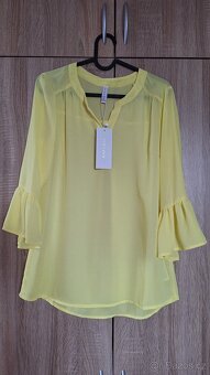 Dámská halenka s volánky - 2