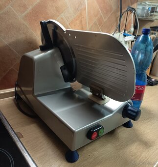 Prodám elektrický kráječ - 2