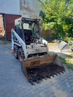 Smykový nakladač - 2