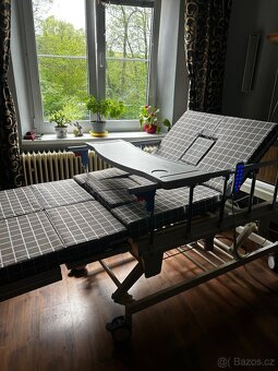 Zdravotní elektrická polohovací postel - 2