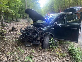Ford Kuga-nabourané - 2