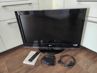 Televize LG 32LH4000 - 82 cm + DVB-T2 set top box - 2