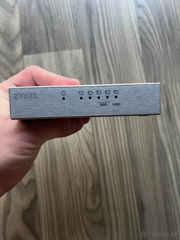 Zyxel GS-105B - 2