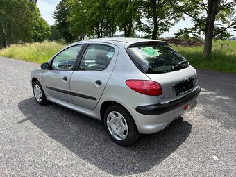 PEUGEOT 206 1.1i NAJETO POUZE 90.000km - 2