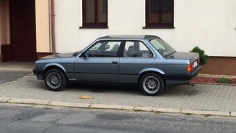BMW E30 318i coupe - 2