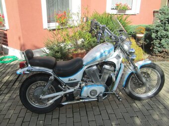 Suzuki VS 750 Intruder - 2