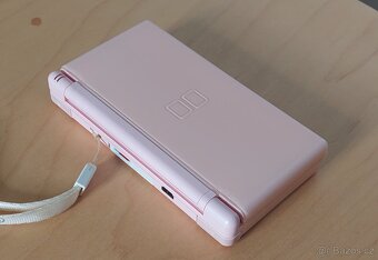 Nintendo DS Lite růžové barvy - 2