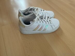 Tenisky  Adidas bílé vel. 35 - 2