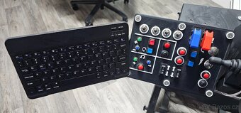 Logitech G920, doplňky + stojan Nexx Level - 2