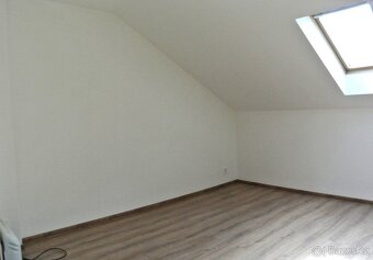 Byt 1+1, Závodu míru Karlovy Vary-Stará Role - 2