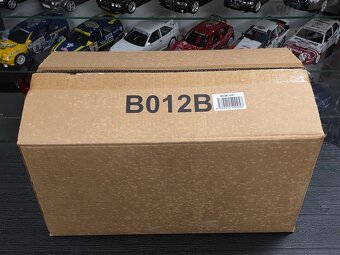 Výstavní vitrína pro modely 1:12 OttoMobile - 2