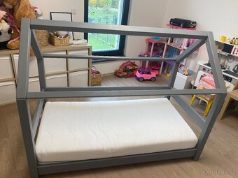 Domeckova postel znacky Benlemi - 2