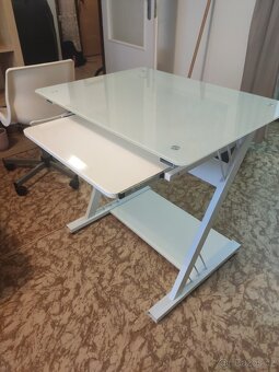 Počítačový stůl - 2