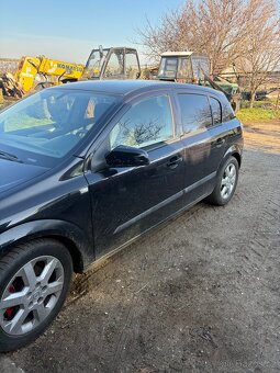 Opel astra h 1.8 benzín 92 kw - 2
