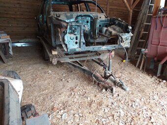 Podvalník,pčepravník aut - 2