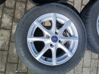 473. Originál kola Ford R15 s TPMS ventilky - 2