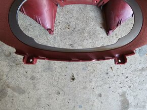 Přední plast kolem budíku Piaggio beverly - 2