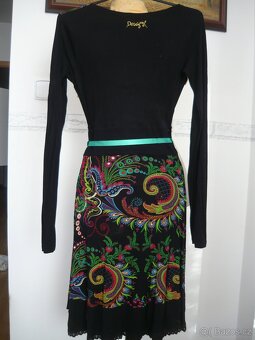 Nové luxusní šaty DESIGUAL, vel. M - 2