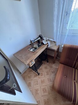 RETRO ŠICÍ STROJ MINERVA. - 2
