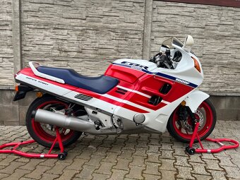 Honda CBR1000F - 2