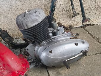 Kostra a díly Jawa Sport 250 590 sedí čísla 1969 ne 350 361 - 2
