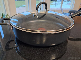 Hluboká Tefal TITANIUM pánev se skleněnou poklicí, 32 cm - 2