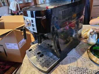 Funkční Kávovar DeLonghi - 2