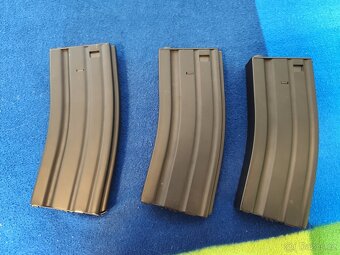 Airsoft puška M4 plus kolimátor TO552 - 2