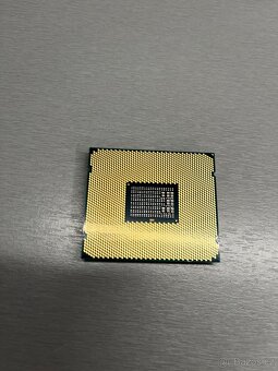 Intel Xeon E5-2630 v4 10C/20T - 2
