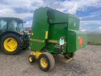 Lis na kulaté balíky John Deere 590 - 2