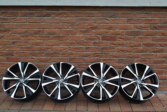 5x114,3 R18 Hliníkové disky Originál Toyota C-HR 2 - 2