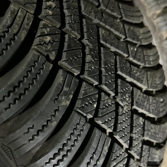 Zimní pneu 225/50 R17 98V Hankook 7mm - 2