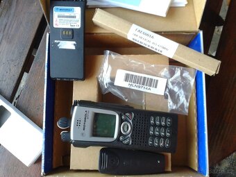 Motorola MTP 700 TETRA včetně příslušenství - 2