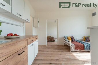 Světlý byt 2+kk s novou kuchyní v klidné části Sokolova - 2